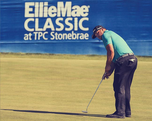 Putting at Ellie Mae Classic